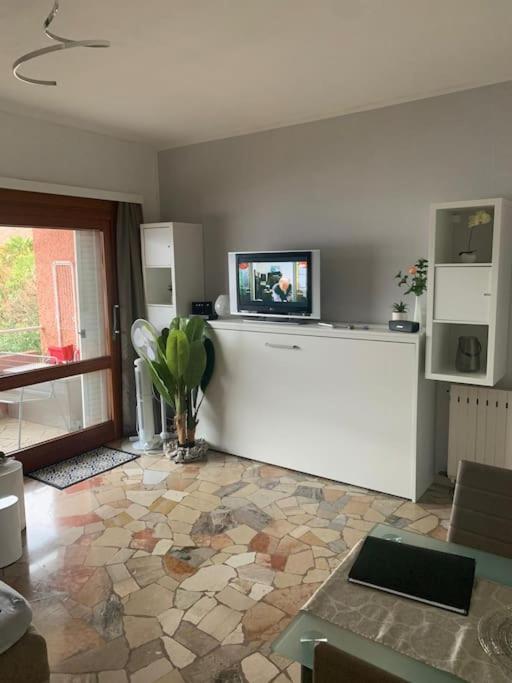 Ferienwohnung Studio Belvedere Brezzo Bagian luar foto